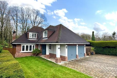 4 bedroom detached house for sale, Hogswood Road, Billingshurst RH14