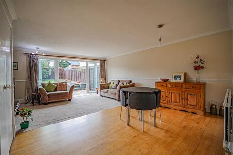 17 Haddon Close, Hemel Hempstead, HP3 8NE