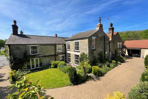 8 bedroom detached house for sale, Bridgefoot House, Chestnut Avenue Thornton-Le-Dale, Pickering, YO18 7RR