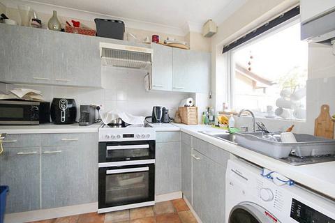 2 bedroom terraced house for sale, Haycocks Road, Haverhill CB9