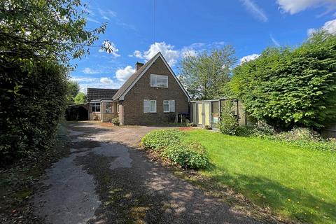 3 bedroom detached house for sale, Pitton