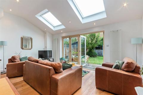 116 Lambton Road, London, SW20 0TJ
