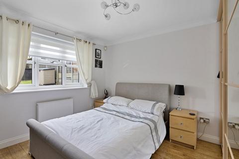 2 bedroom apartment for sale, Orchid Close, Romford, RM4