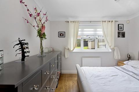 16 Orchid Close, Abridge, Romford, RM4 1DF