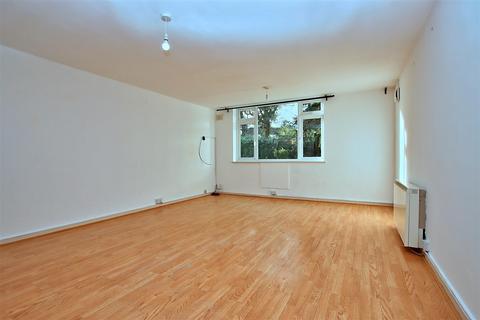 2 bedroom flat for sale, Borehamholt, Elstree