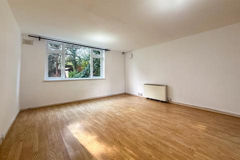 2 bedroom flat for sale, Borehamholt, Elstree