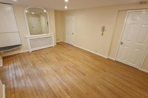 2 bedroom apartment to rent, Hardres Street, Ramsgate