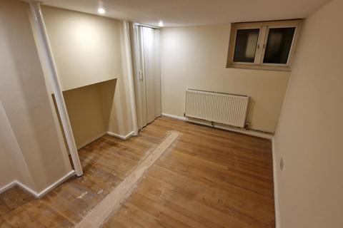 2 bedroom apartment to rent, Hardres Street, Ramsgate