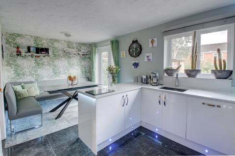 5 bedroom detached house for sale, Sandown Drive, Catshill, Bromsgrove, Worcestershire, B61