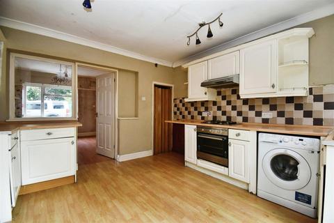 2 bedroom terraced house for sale, Wawne Road, Sutton-On-Hull, Hull