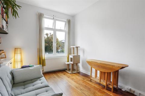 2 bedroom flat for sale, Tufnell Park Road, London