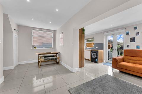 36 Fernlea Crescent, Swinton, Manchester, M27 5YP