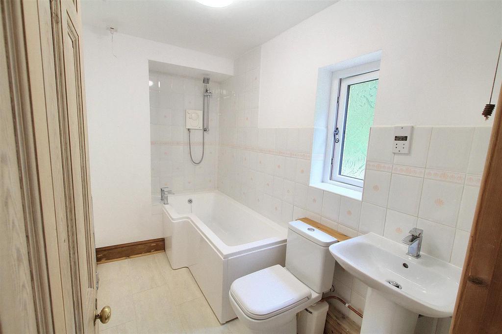 En-suite bedroom 3