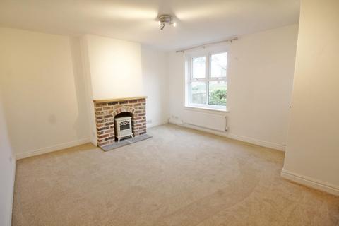 3 bedroom end of terrace house to rent, Mount Pleasant, Nangreaves BL9