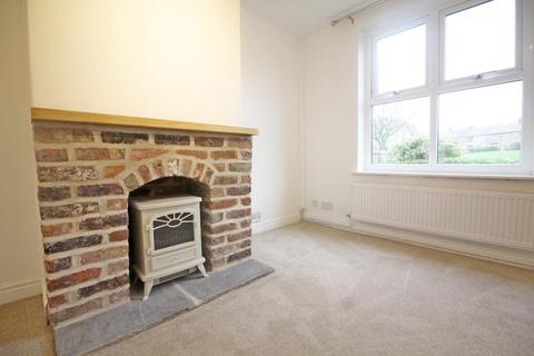 3 bedroom end of terrace house to rent, Mount Pleasant, Nangreaves BL9