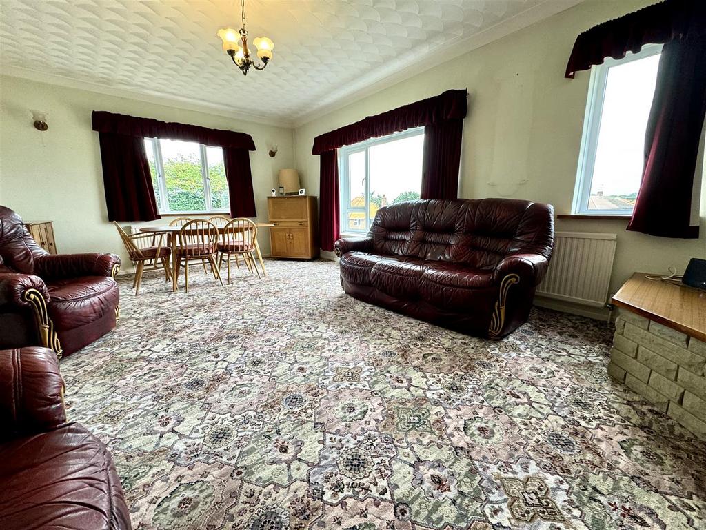 Cheltenham Avenue, Ipswich IP1 4 bed detached bungalow for sale £425,000