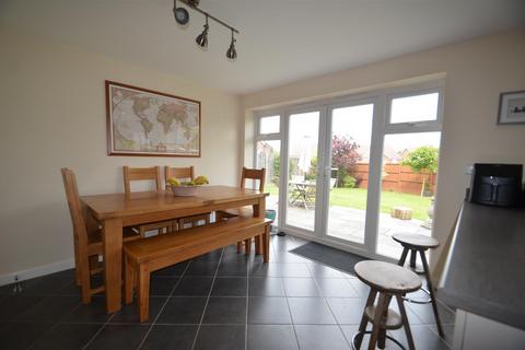 19 Davy Drive, Shefford, SG17 5ZF