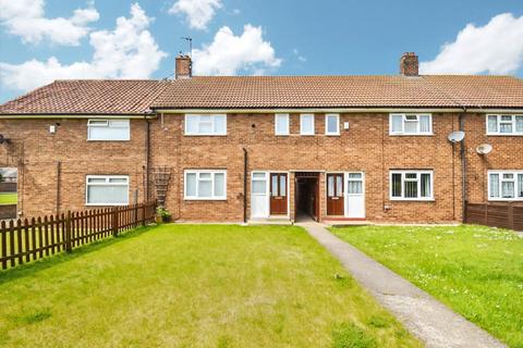 3 bedroom terraced house to rent, Wansbeck Road, Longhill, HU8