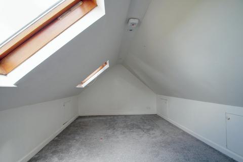 2 bedroom maisonette to rent, South Road, West Drayton UB7