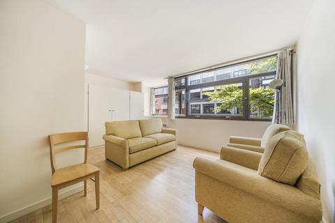 1 bedroom apartment to rent, Crescent House, Golden Lane Estate, London, EC1Y