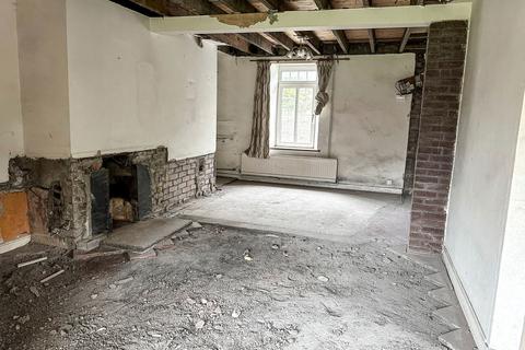 2 bedroom end of terrace house for sale, Coke Yard Row, Abergavenny NP7