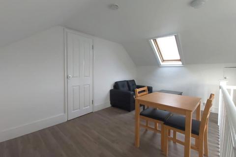 1 bedroom apartment to rent, London Road, London