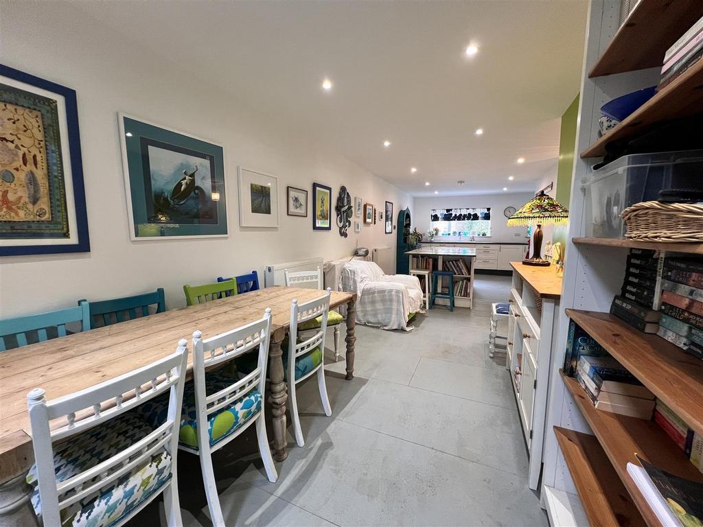 Open Plan Kitchen/Dining Area: