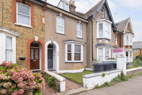 2 bedroom flat for sale, South Road, Herne Bay, CT6