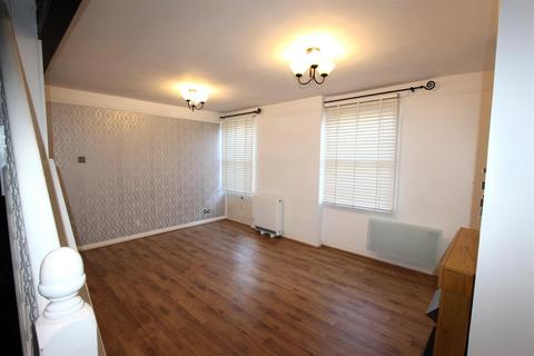 2 bedroom apartment for sale, Strafford Lane, Gillingham ME8