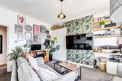 1 bedroom flat for sale, Tarring Road, Worthing, West Sussex, BN11