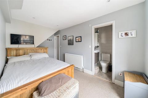 17 Rushett Close, Thames Ditton, KT7 0UR