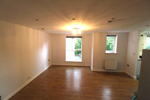 2 bedroom flat to rent, Admiralty Close, West Drayton UB7