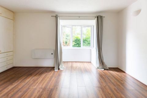 19 Godolphin Close, London, N13 6LF