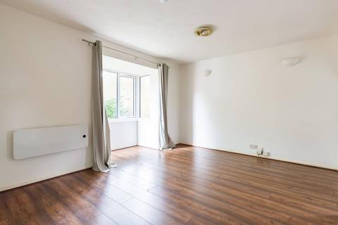 Studio for sale, Godolphin Close, Palmers Green, London, N13