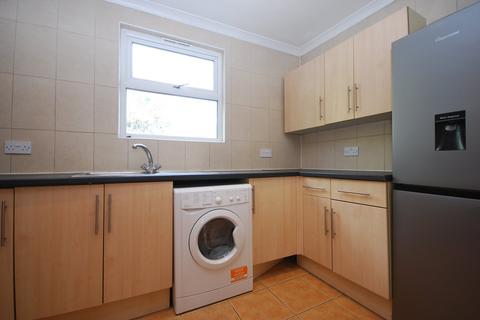 3 bedroom property to rent, Tooting Bec Road, Tooting Bec SW17