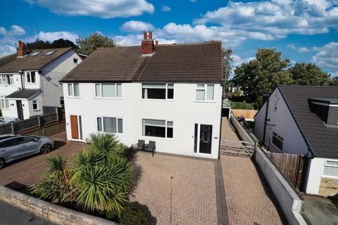 4 bedroom semi-detached house for sale, Victoria Close, Horsforth, Leeds, West Yorkshire, LS18