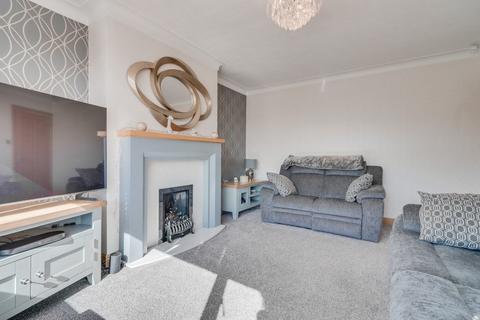 4 bedroom semi-detached house for sale, Victoria Close, Horsforth, Leeds, West Yorkshire, LS18