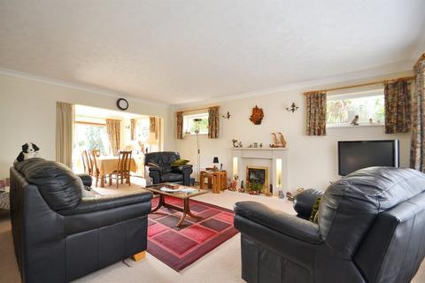 38 Beech Close, Broadstone, BH18 9NJ