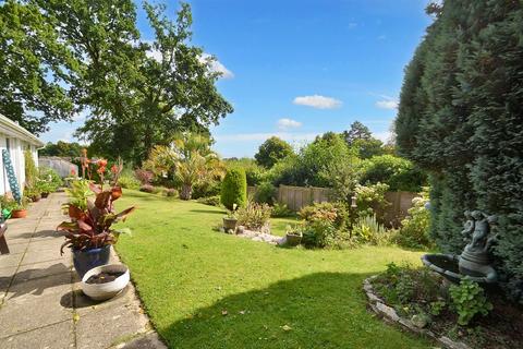 38 Beech Close, Broadstone, BH18 9NJ