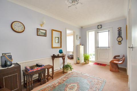 38 Beech Close, Broadstone, BH18 9NJ