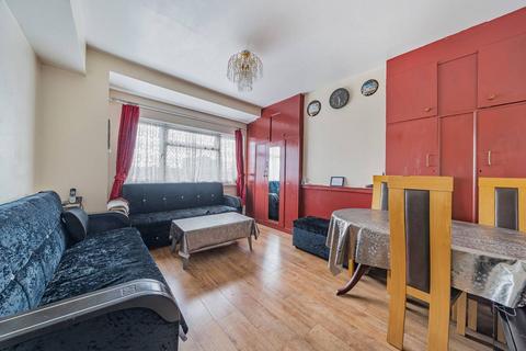 3 bedroom flat for sale, Dallas Road, Brent Cross, London, NW4