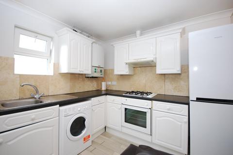 3 bedroom property to rent, Tooting Bec Road, Tooting Bec SW17