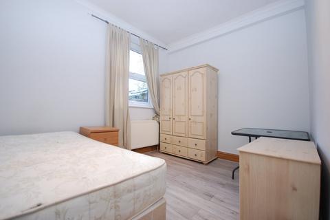 3 bedroom property to rent, Tooting Bec Road, Tooting Bec SW17