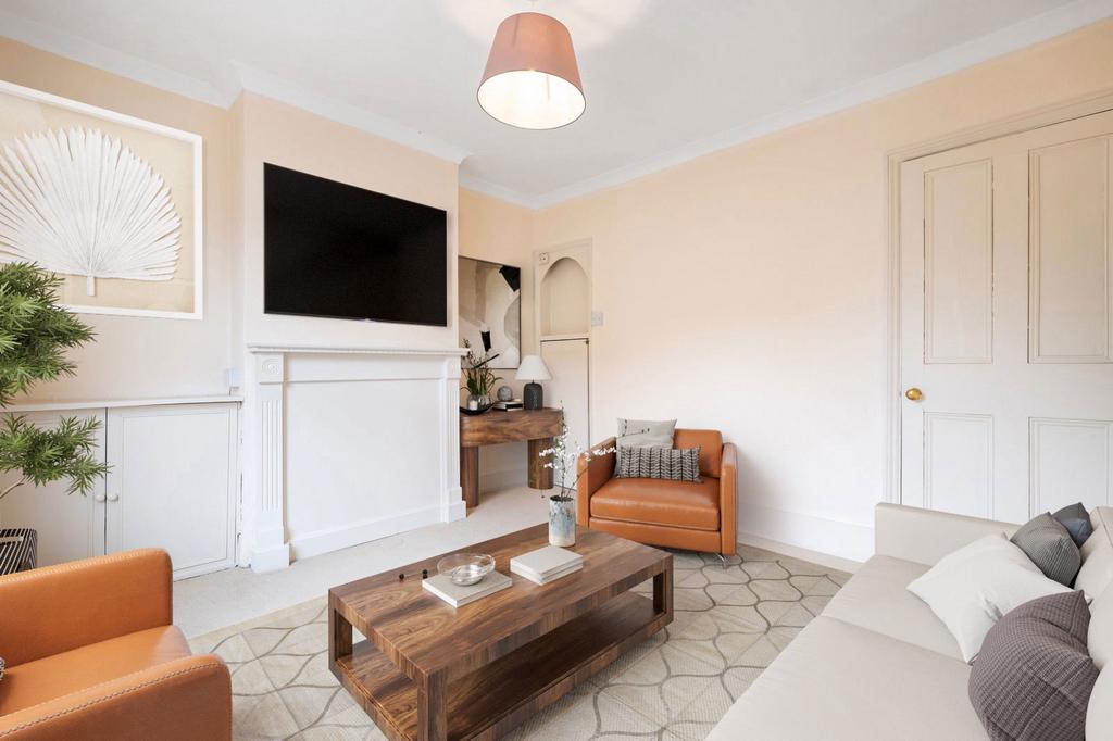 Cromwell Road, Tunbridge Wells TN2 3 bed semidetached house for sale £375,000