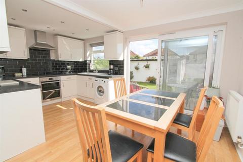 5 Surrey Grove, Sutton, SM1 3PW