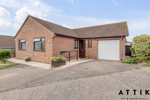 3 bedroom detached bungalow for sale, Jermyn Way, Halesworth