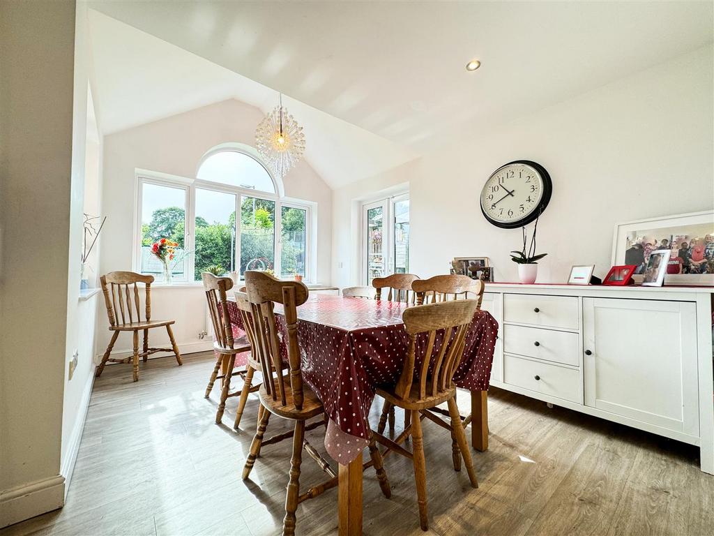 Dining and breakfast area