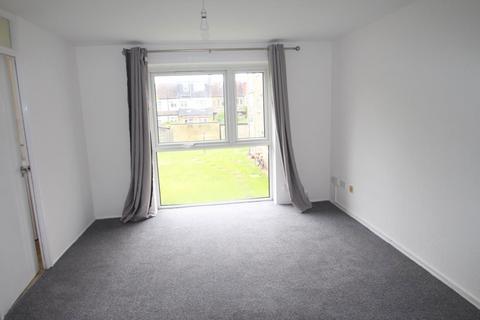 2 bedroom flat to rent, Dellow Close, Ilford