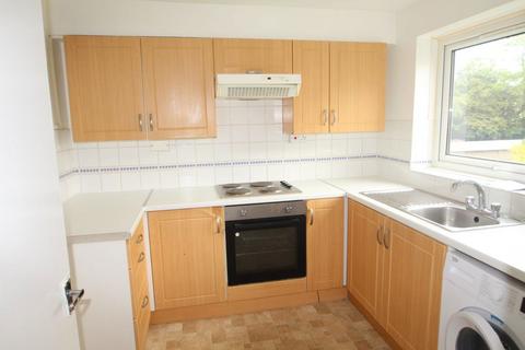 2 bedroom flat to rent, Dellow Close, Ilford