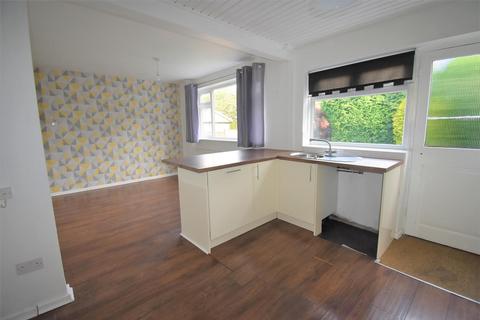 2 bedroom detached bungalow to rent, 14 Fields Way